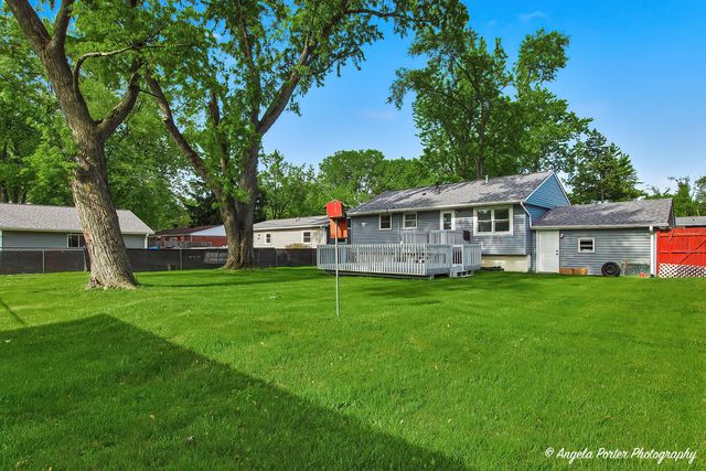 410 WILLOW Road, Wauconda, IL 60084