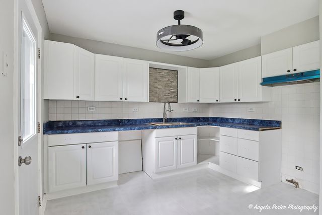 410 WILLOW Road, Wauconda, IL 60084