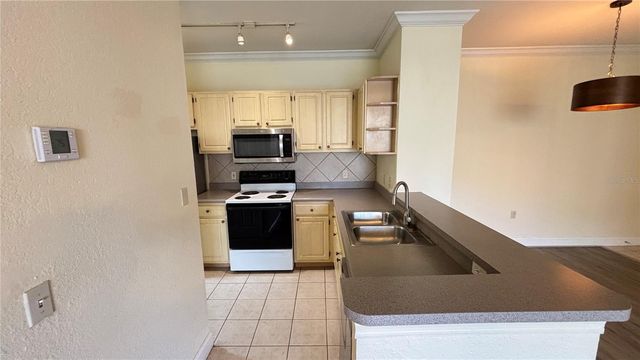 1325 LAKE SHADOW CIRCLE 12104, Maitland, FL 32751
