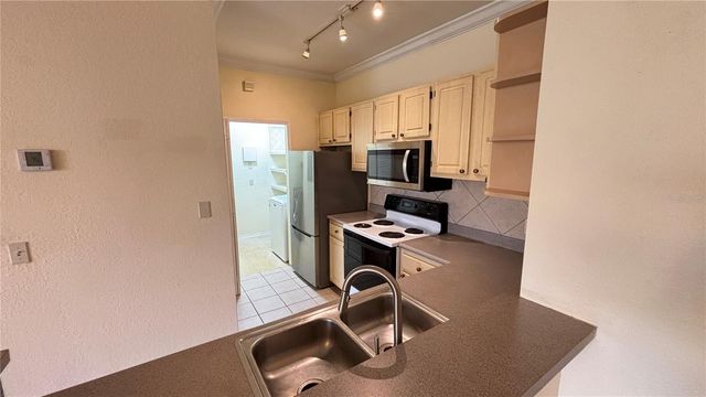 1325 LAKE SHADOW CIRCLE 12104, Maitland, FL 32751