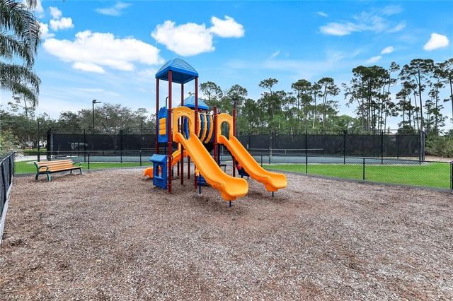 5070 Cedar Springs DR # 204, Naples, FL 34110