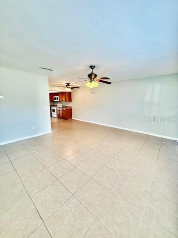 19 LAGO MESA WAY, Kissimmee, FL 34743