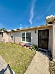 19 LAGO MESA WAY, Kissimmee, FL 34743