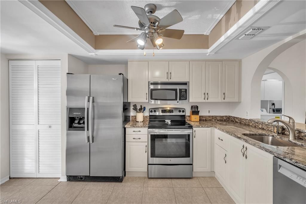 505 Mardel DR 109, NAPLES, FL 34104 — photo 5