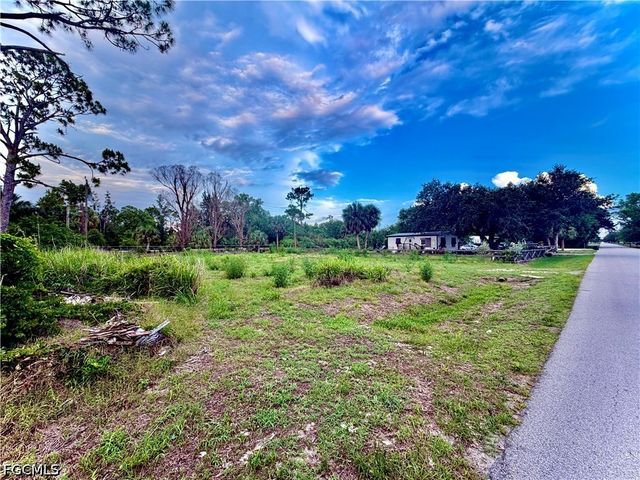 8259 Marx DR, North Fort Myers, FL 33917