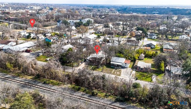 386 E Nacogdoches Street, New Braunfels, TX 78130