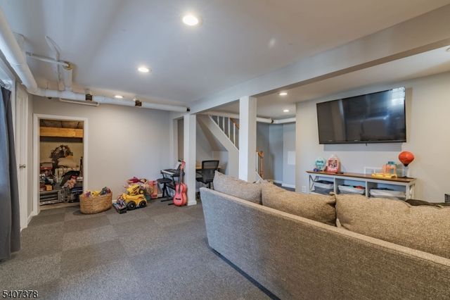 33 Midland Drive, Morris Twp., NJ 07960