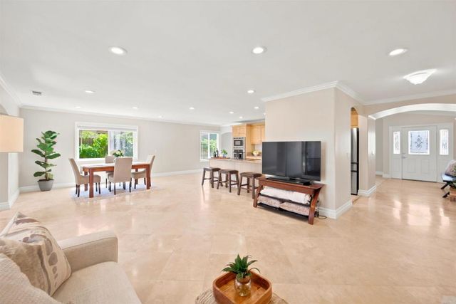 7738 Madrilena Way, Carlsbad, CA 92009