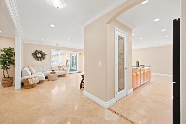 7738 Madrilena Way, Carlsbad, CA 92009