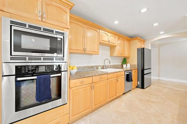 7738 Madrilena Way, Carlsbad, CA 92009