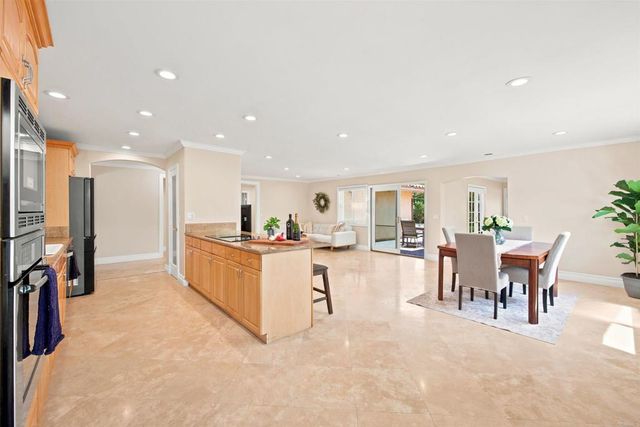 7738 Madrilena Way, Carlsbad, CA 92009