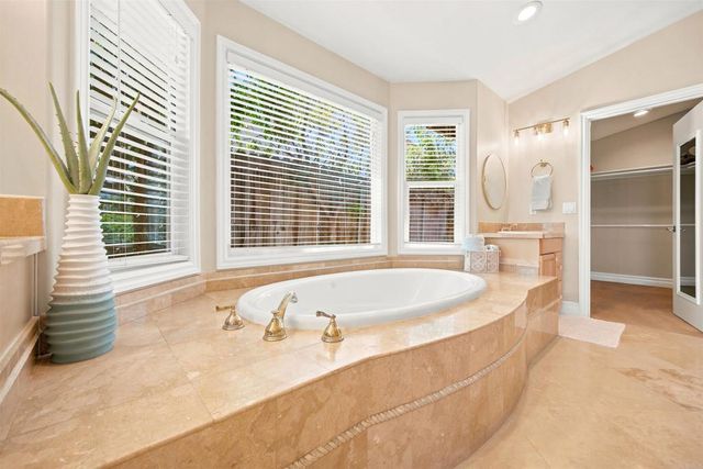 7738 Madrilena Way, Carlsbad, CA 92009