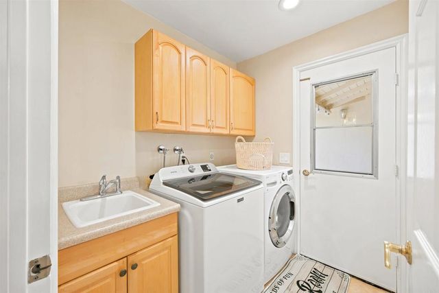 7738 Madrilena Way, Carlsbad, CA 92009