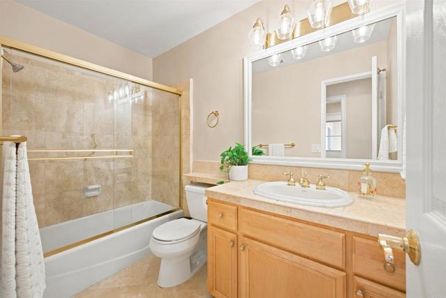 7738 Madrilena Way, Carlsbad, CA 92009