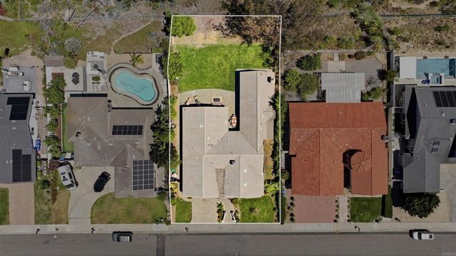 7738 Madrilena Way, Carlsbad, CA 92009