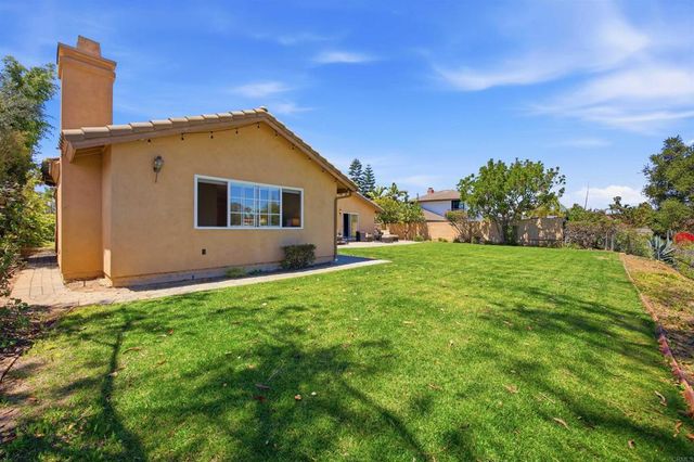 7738 Madrilena Way, Carlsbad, CA 92009