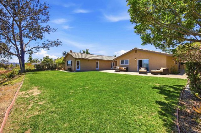 7738 Madrilena Way, Carlsbad, CA 92009