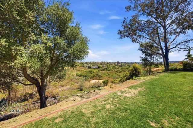 7738 Madrilena Way, Carlsbad, CA 92009