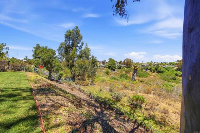 7738 Madrilena Way, Carlsbad, CA 92009