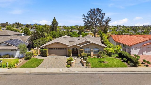 7738 Madrilena Way, Carlsbad, CA 92009