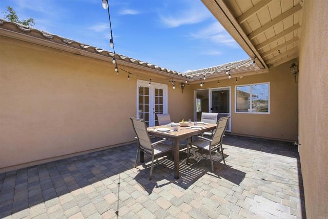 7738 Madrilena Way, Carlsbad, CA 92009