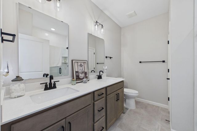 196 Liberty Heights Drive, Chaska, MN 55318