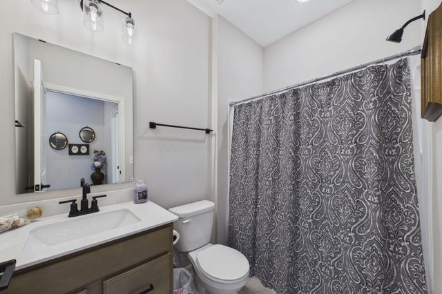 196 Liberty Heights Drive, Chaska, MN 55318