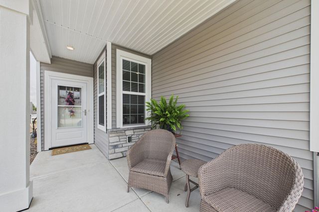 196 Liberty Heights Drive, Chaska, MN 55318