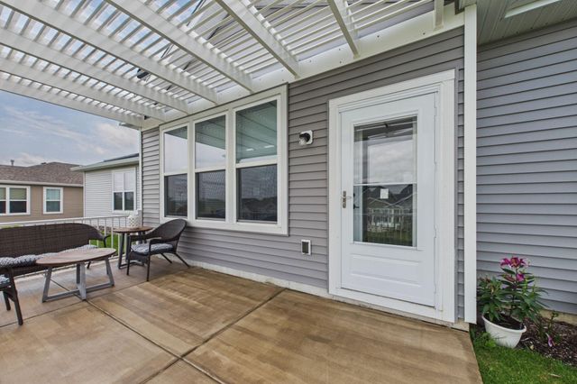 196 Liberty Heights Drive, Chaska, MN 55318