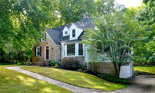 8401 Summit Drive, Chagrin Falls, OH 44023