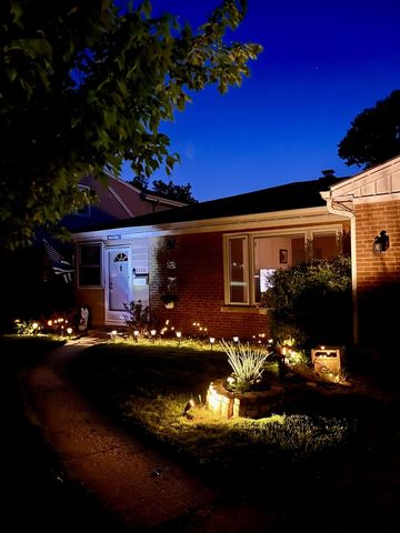 5224 Wolf Road, Western Springs, IL 60558