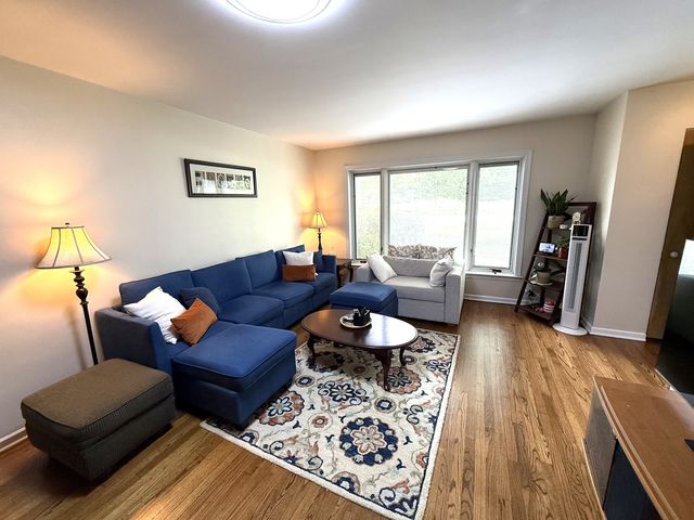 5224 Wolf Road, Western Springs, IL 60558