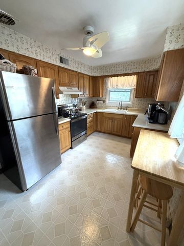 5224 Wolf Road, Western Springs, IL 60558