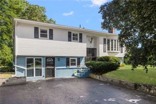 30 Birchwood Lane, West Warwick, RI 02893