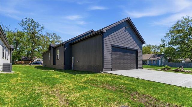 227 E Mill Street, Osawatomie, KS 66064