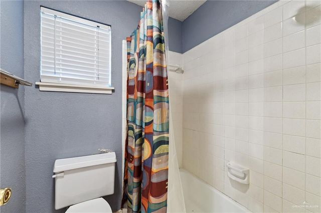 1913 Point West Drive, Edinburg, TX 78539