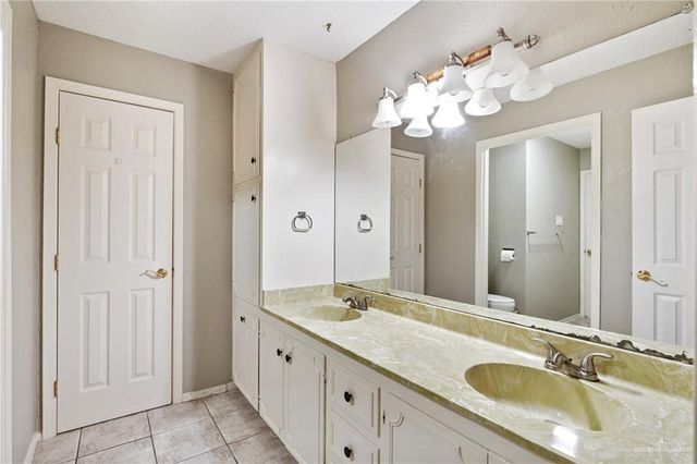 1913 Point West Drive, Edinburg, TX 78539