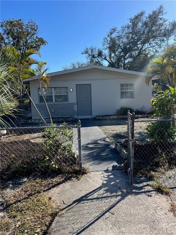 2640 Saint Charles ST, FORT MYERS, FL 33916 — exterior