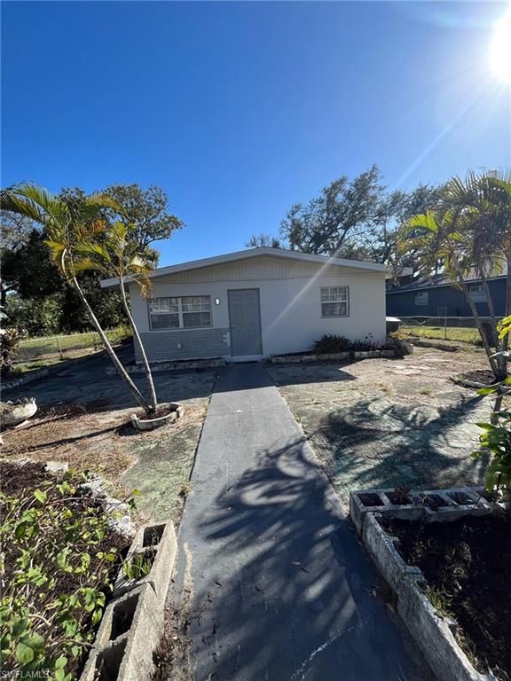 2640 Saint Charles ST, FORT MYERS, FL 33916 — photo 2