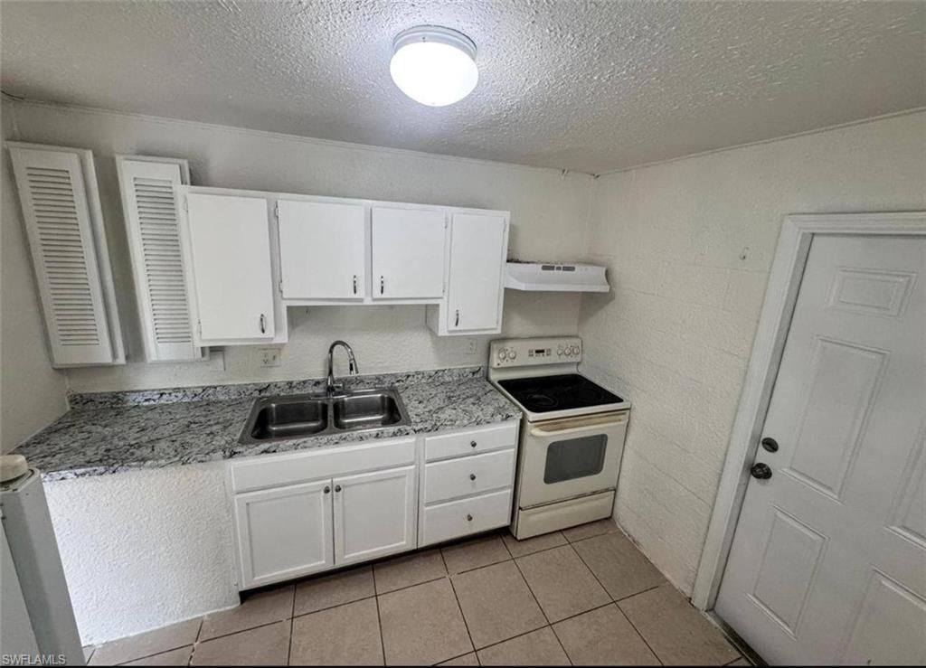 2640 Saint Charles ST, FORT MYERS, FL 33916 — photo 4