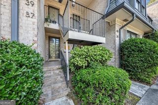 37 La Rue Place NW, Atlanta, GA 30327