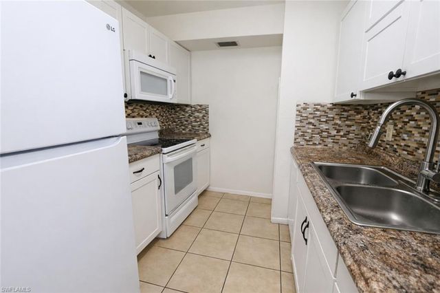 2828 Jackson ST C4, Fort Myers, FL 33901