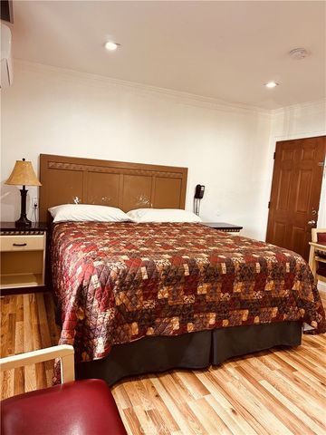 5850 W Olympic, Los Angeles, CA 90036