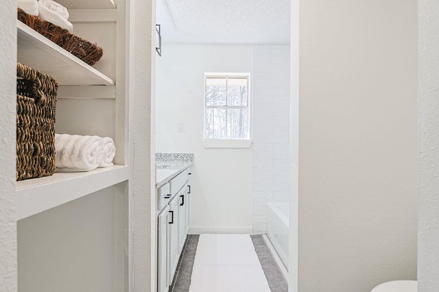 401 Kingsway Dr., Overton, TX 75684