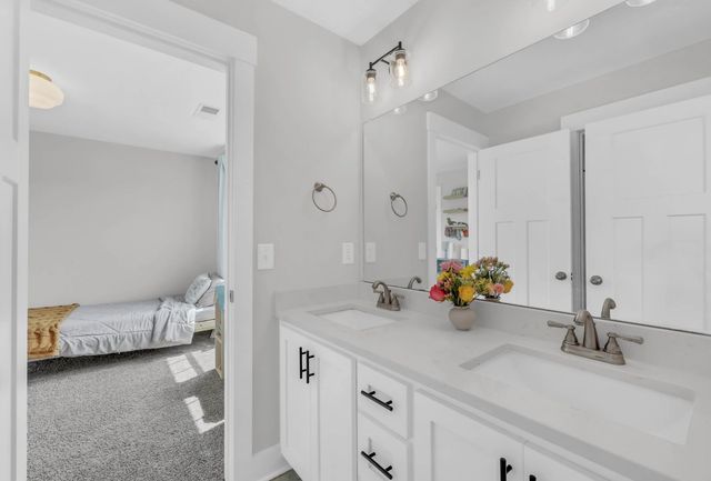904 Frog Gip Pond Ct, Clarksville, TN 37043