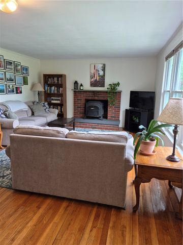 345 Stone Church Road, Tiverton, RI 02878