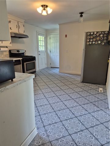 345 Stone Church Road, Tiverton, RI 02878