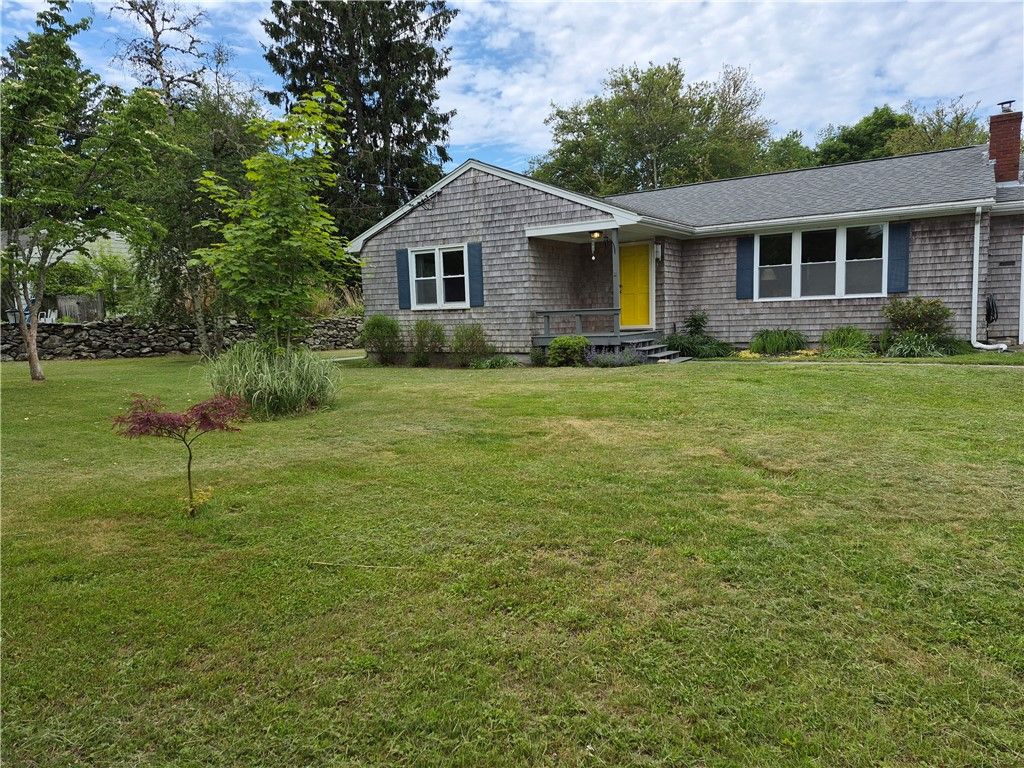 345 Stone Church Road, Tiverton, RI 02878