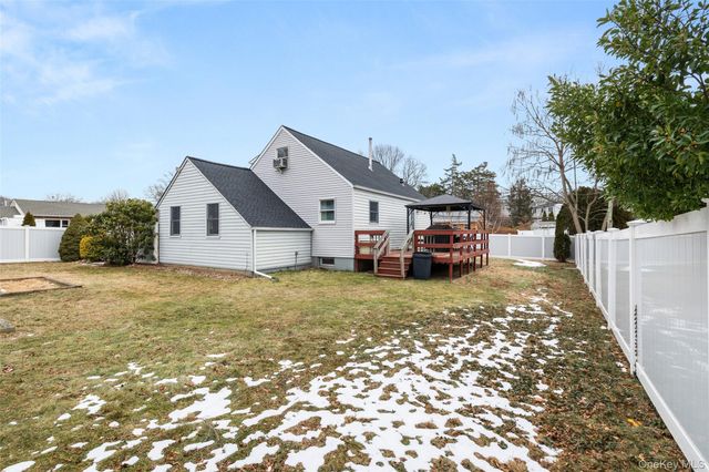 1 Birch Haven Court, East Northport, NY 11731