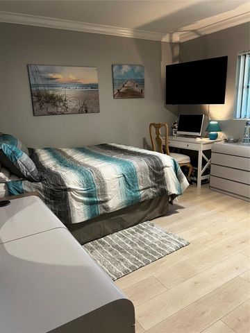 2734 NE 27th Court 22, Lighthouse Point, FL 33064